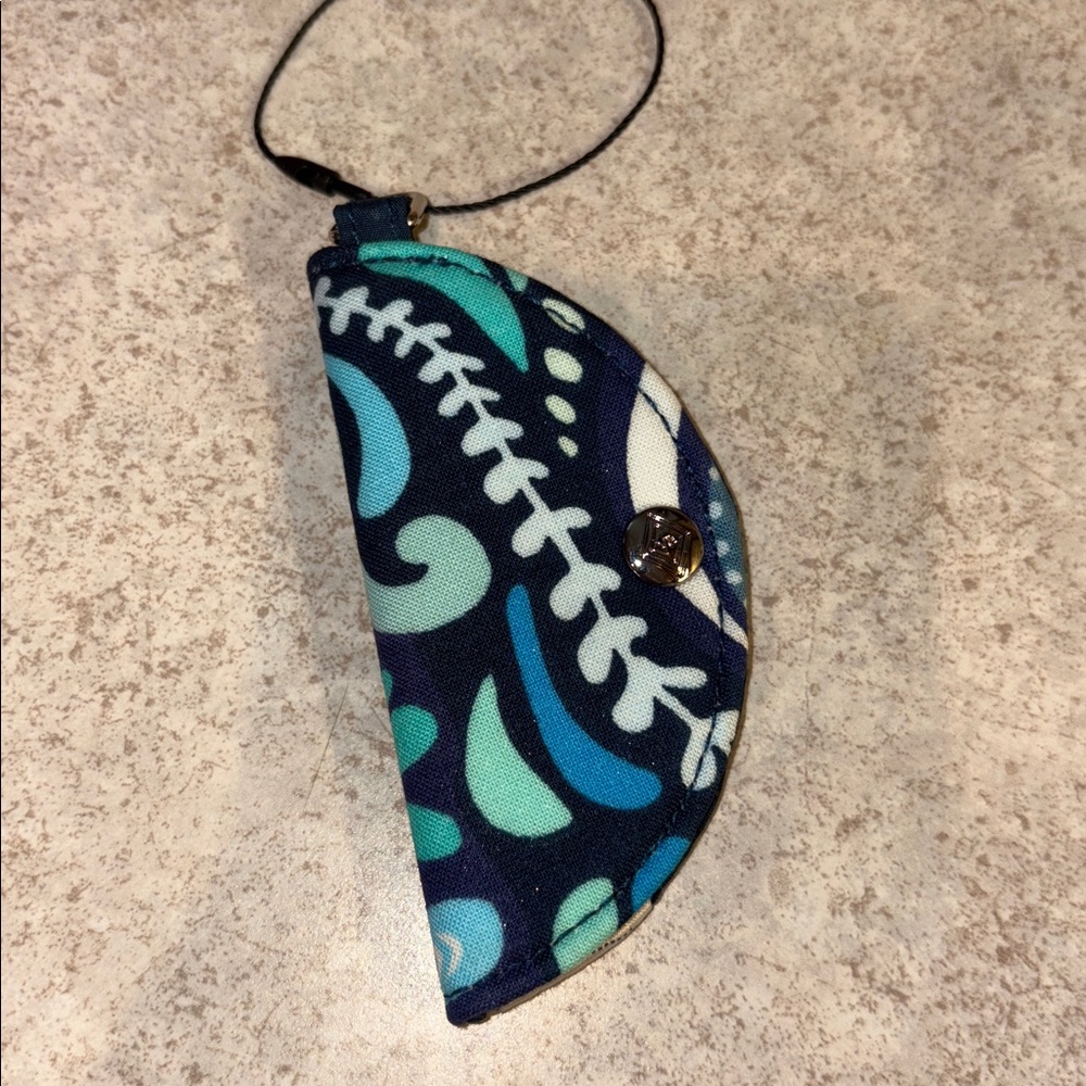 Vera Bradley Cord Keeper Blue Island Medallion Print Snap Closure